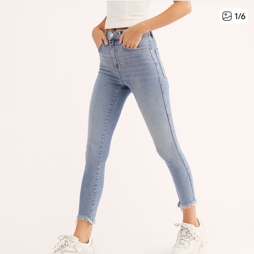 Free People Light Wash Cropped Jegging Jeans Raw Hem - sierra 24